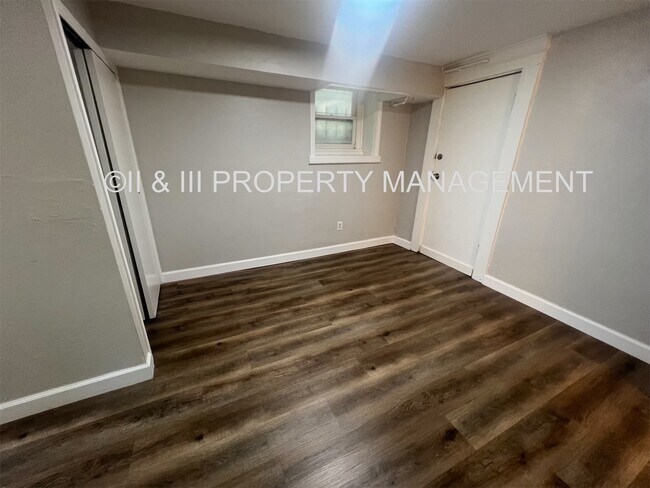 Foto del edificio - 215-217 W 37th St