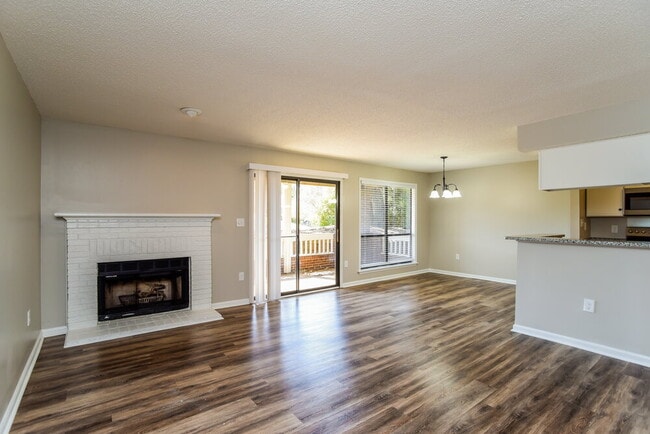 Foto del edificio - 7906 Greenside Ct