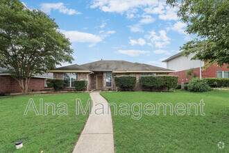 Building Photo - 1443 Chapman Dr