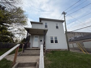 Building Photo - 420 E Dewald St