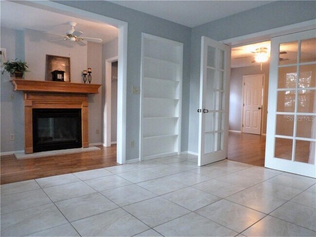 Building Photo - 878 Rustic Oaks Dr