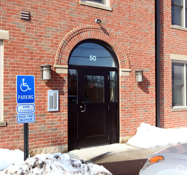 Foto del edificio - Jefferson Avenue Apartments