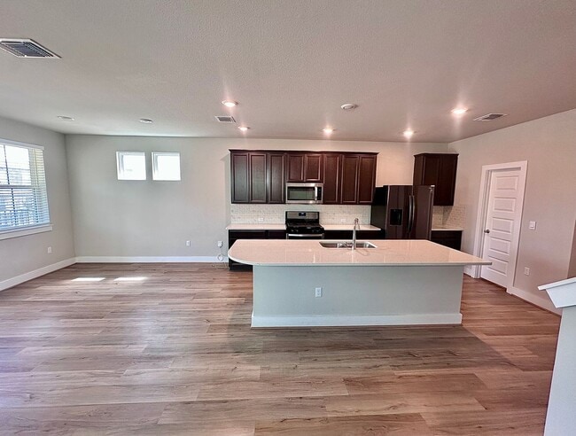 Building Photo - Modern 3-Bedroom, 2.5-Bathroom in Easton P...
