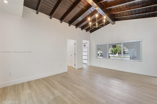 Foto del edificio - 1654 SW 18th Ave