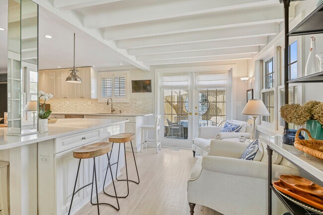 Foto del edificio - 52 Sound Beach Ave