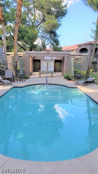 Foto del edificio - 2121 Blue Breeze Dr
