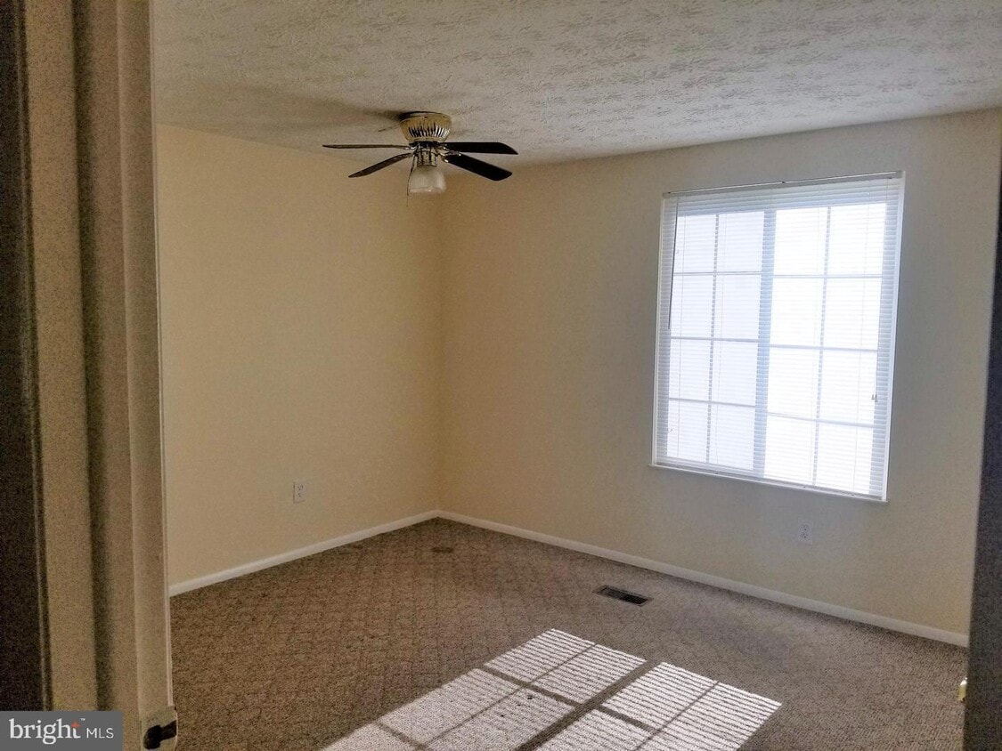 2900 Ashdown Forest Dr, Herndon, VA 20171 House Rental in Herndon, VA