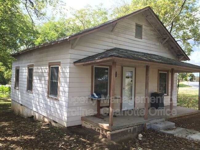 Photo - 179 Booker Dr SW House