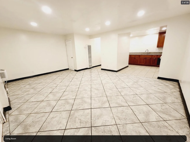 Building Photo - 2162 W Brownwood Ave