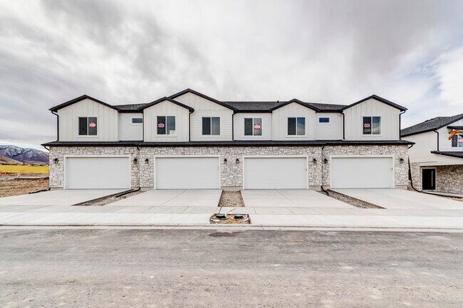 Building Photo - 1162 N 550 W