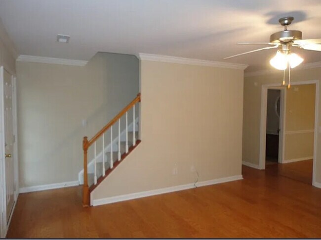 Building Photo - 521 Brummell Ln