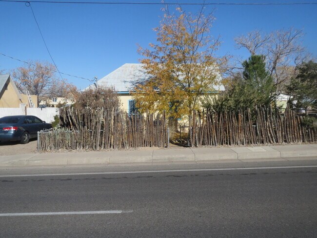 Building Photo - 517 Odelia Rd NE