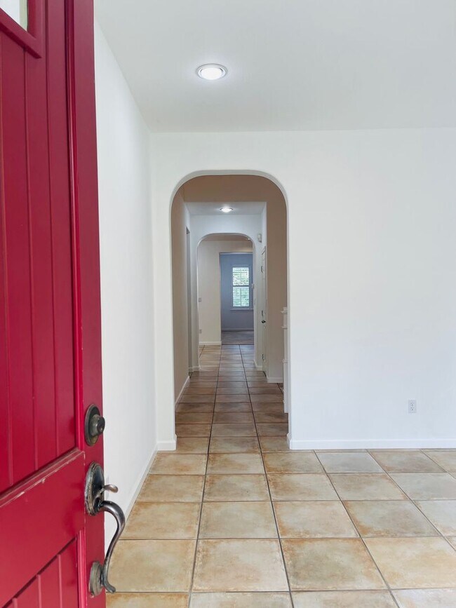 Foto del edificio - 4285 Bromley Ct