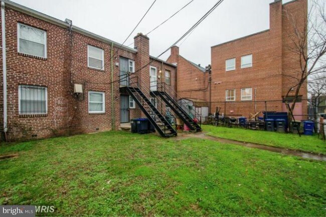 Foto del edificio - 1739 Gales St NE