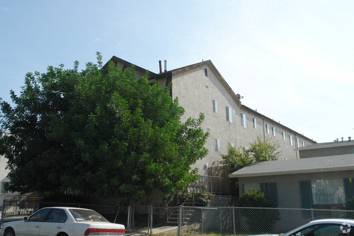 Building Photo - 3344 Andrita St