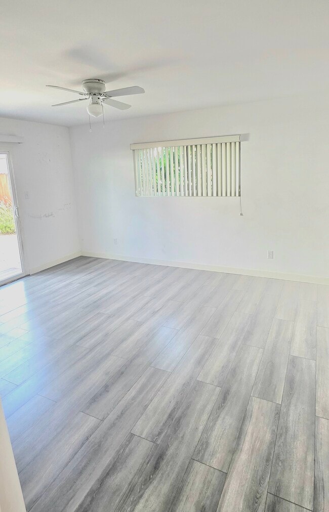 Foto del edificio - 340 Rennie Ave