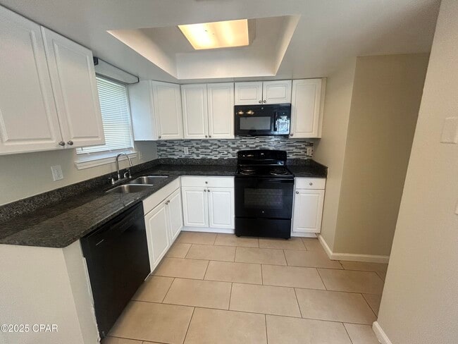 Foto del edificio - 3914 E 11th St