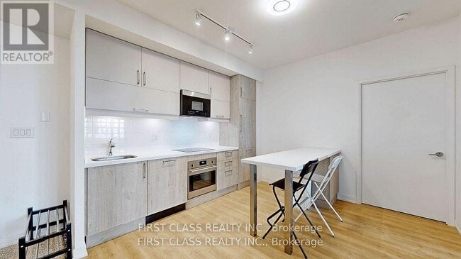 Building Photo - 8119 Birchmount Rd