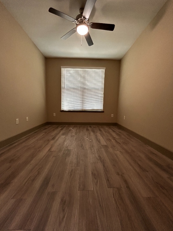 Building Photo - 6520 Jamail Dr