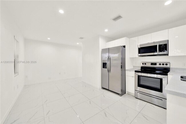 Foto del edificio - 5220 NW 24th Ave