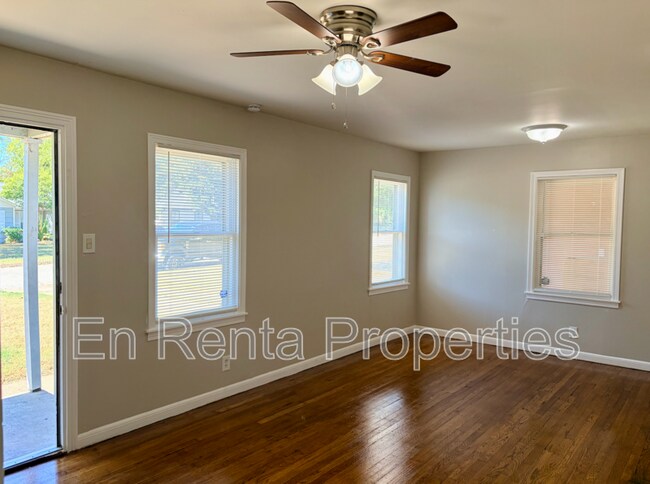 Foto del edificio - 1408 Cairn Cir