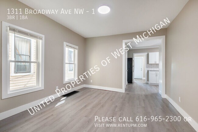 Building Photo - Available Now |  3 Bedroom, 1 Bath Apartme...