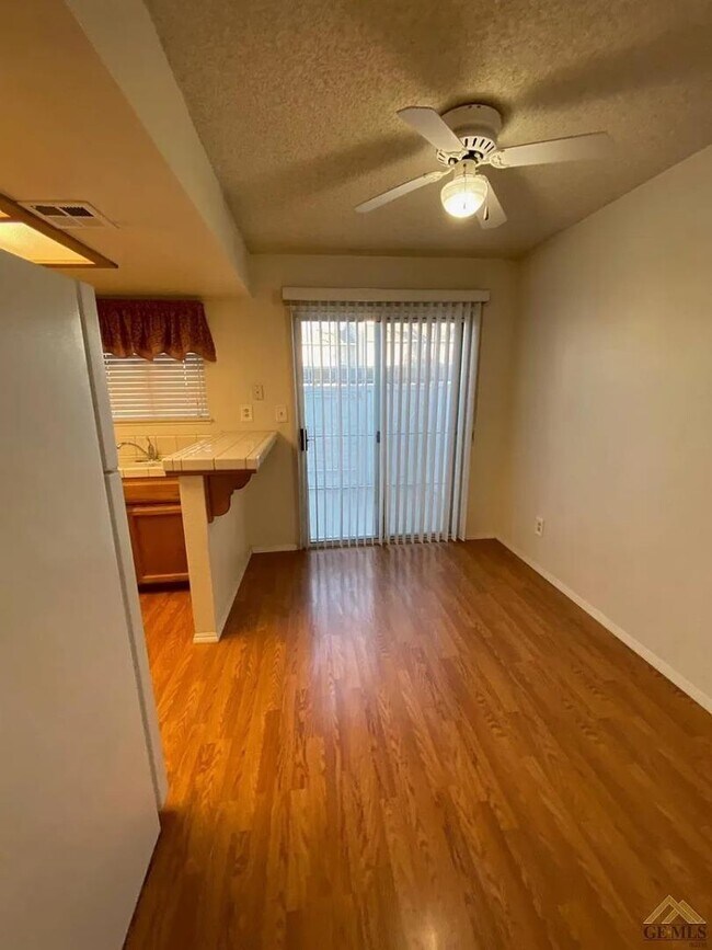 Foto del edificio - 2600 Brookside Dr