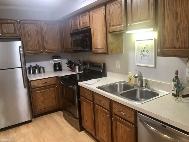 Building Photo - 2 br, 1 bath Condo - 113 Pinewood Cir
