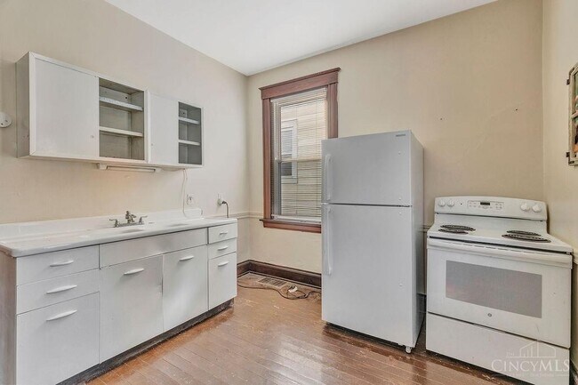 Foto del edificio - Updated and Spacious!