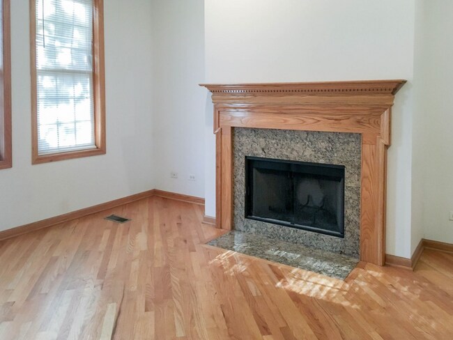 Foto del edificio - 2540 N Southport Ave