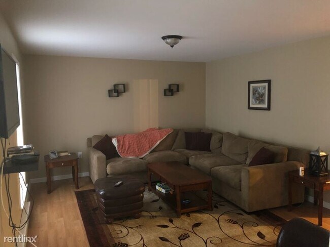 Building Photo - 3 br, 3 bath House - 1008 Bear drive