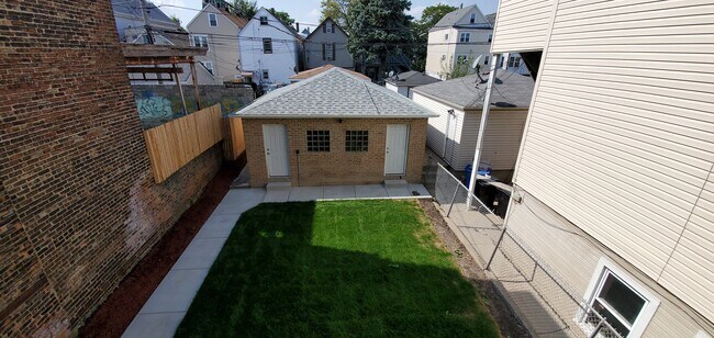 Building Photo - 4534 S Marshfield Ave