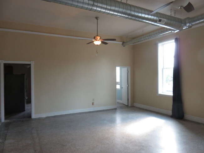 Building Photo - 57 11th Ave N
