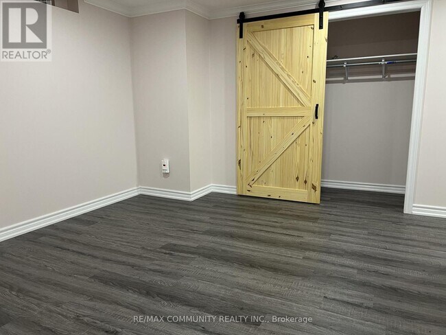 Photo du bâtiment - 1177 Church St N