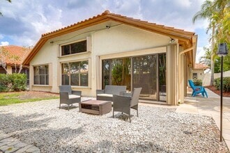 Building Photo - 2856 SW Mariposa Cir