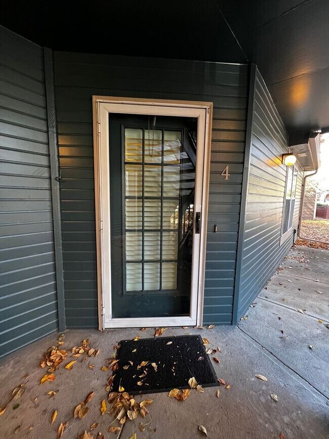 Building Photo - Spacious 2 Bed 2 Bath Condo in West Fort C...