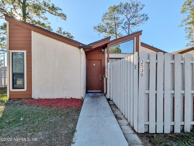 Building Photo - 2530 Whispering Woods Blvd