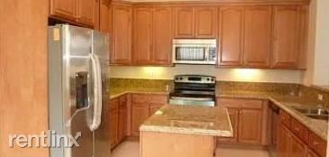 Building Photo - 3 br, 2.5 bath Townhome - 8305 W Sample Rd...