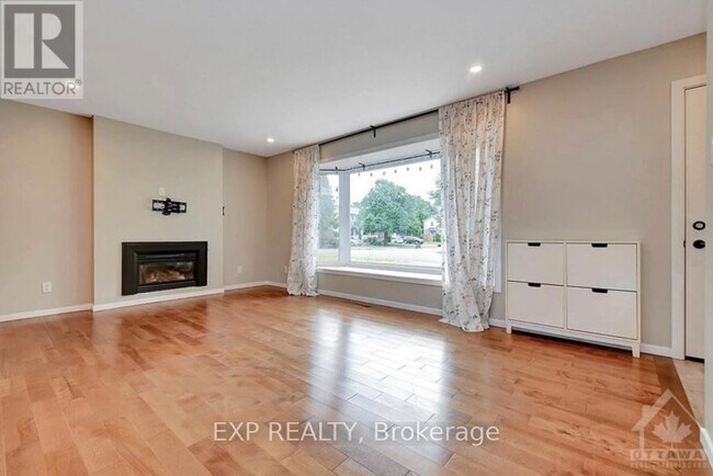 Photo du bâtiment - 25 Epworth Ave