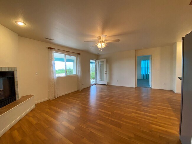 Foto del edificio - 1415 Lakeview Rd