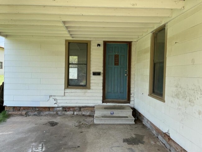 Building Photo - 633- A Jackson St