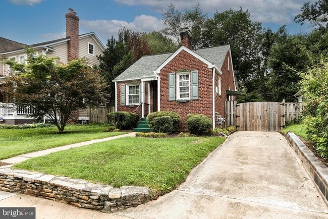 Building Photo - 119 W George Mason Rd