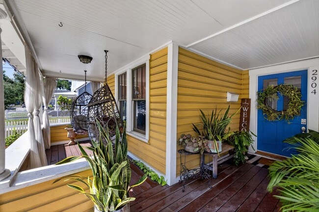 Building Photo - Stunning 4-bedroom home in Tampa! (Bonus room)