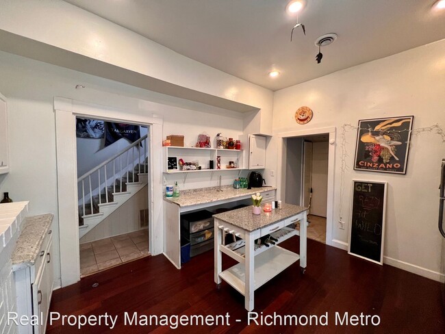 Building Photo - 4 br, 2 bath House - 1000 West Clay St