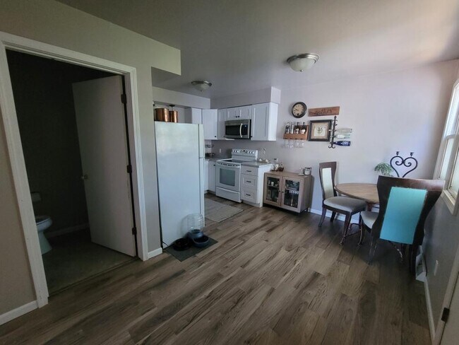 Foto del edificio - 3656 Glenhaven Ln