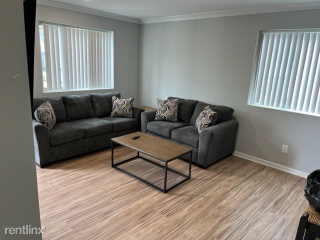 Building Photo - 4 br, 2.5 bath 4plex - 142 Hill St 142-A a...
