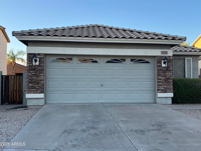 Building Photo - 1150 E San Tan Dr