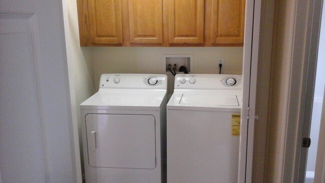 Washer & dryer - 116 Limestone