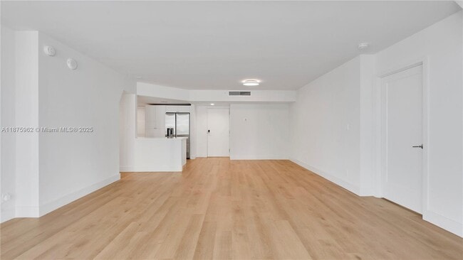Building Photo - 555 NE 34th St