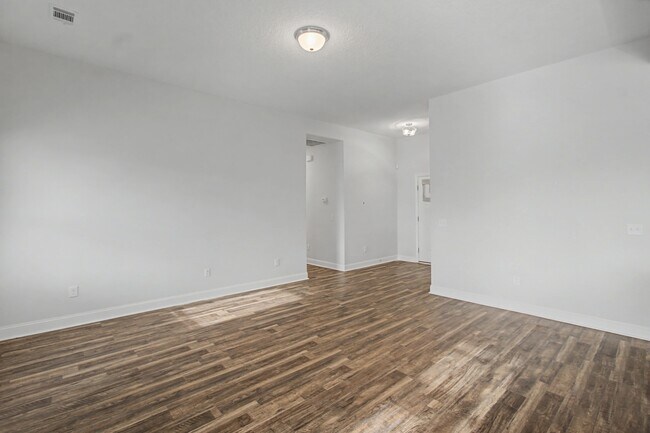 Foto del edificio - 20 Fuller Wy NE